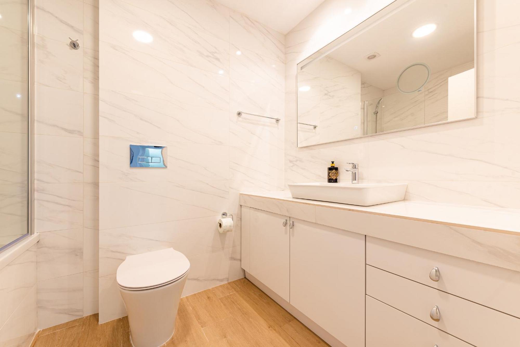 Vanda - Park-View Apartment With Private Balcony Bukarest Exterior foto
